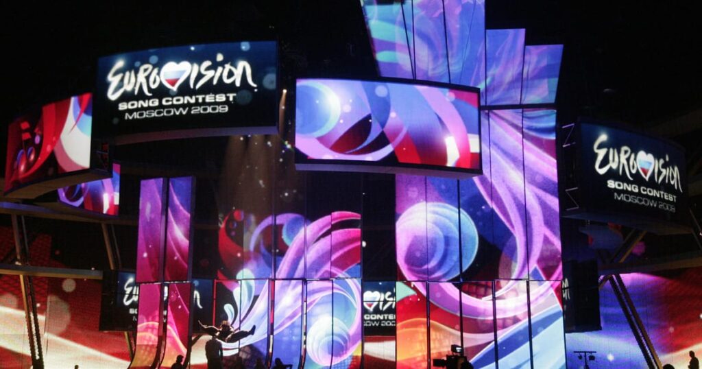 Кремлевидение: Путин запускает альтернативный песенный конкурс Кремлевидение: Путин запускает альтернативный песенный конкурс