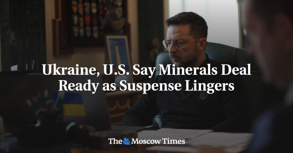 Украина и США подписали соглашение по минералам, связывая Трампа с Киевом Украина и США подписали соглашение по минералам, связывая Трампа с Киевом