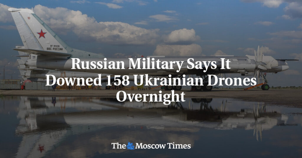 Российские военные заявили о сбитии 158 украинских дронов за ночь Российские военные заявили о сбитии 158 украинских дронов за ночь