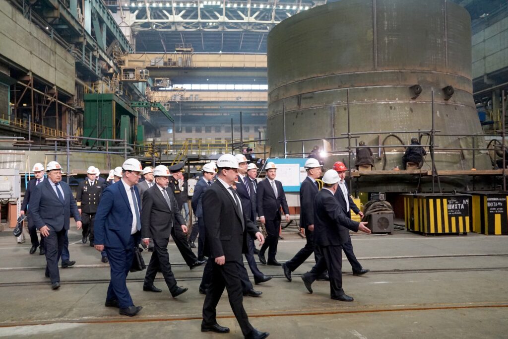 Николай Патрушев осмотрел производство “Севмаша” и “Звездочки” Николай Патрушев осмотрел производство “Севмаша” и “Звездочки”