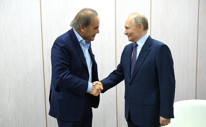 Беседа с Оливером Стоуном Беседа с Оливером Стоуном