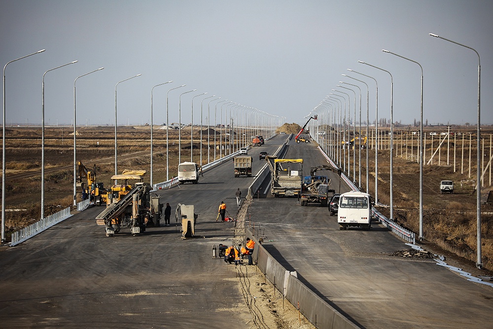 В 2025 году построят и обновят около 26 тысяч километров дорог В 2025 году построят и обновят около 26 тысяч километров дорог