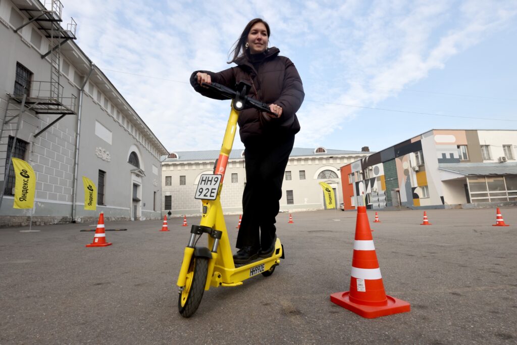 Нужны ли в Москве на тротуарах “лежачие полицейские”? Мнение автоэксперта