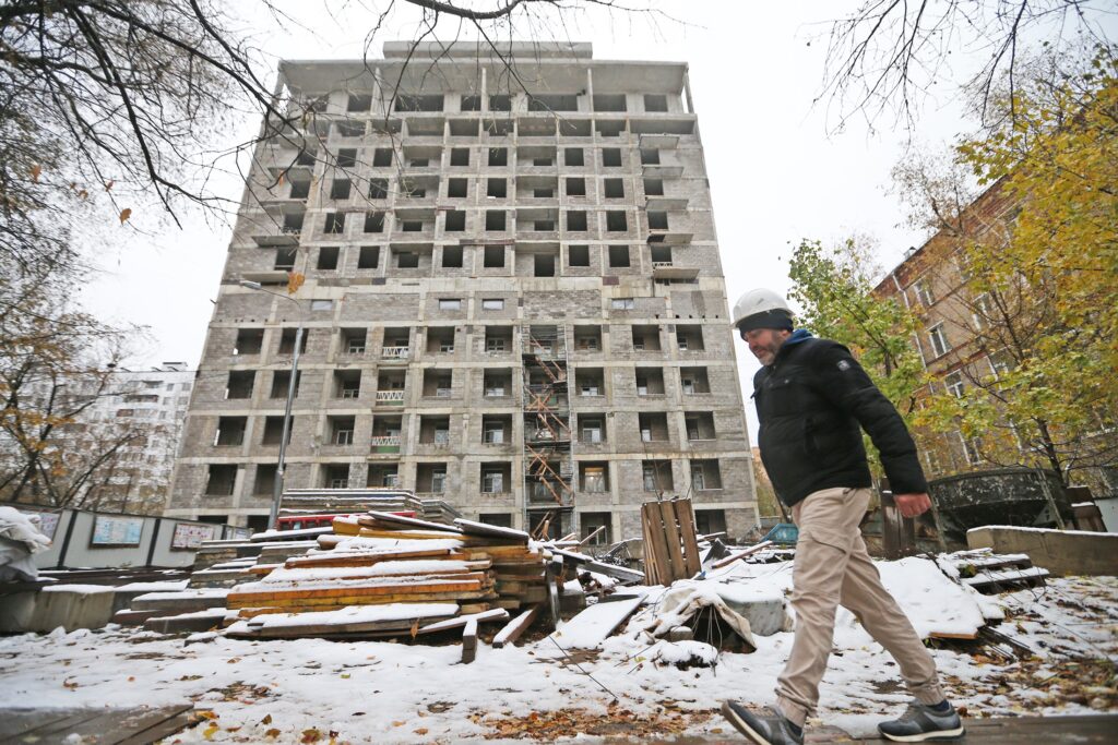 Володин заявил о необходимости мер по расселению ветхого жилья в Арктике Володин заявил о необходимости мер по расселению ветхого жилья в Арктике