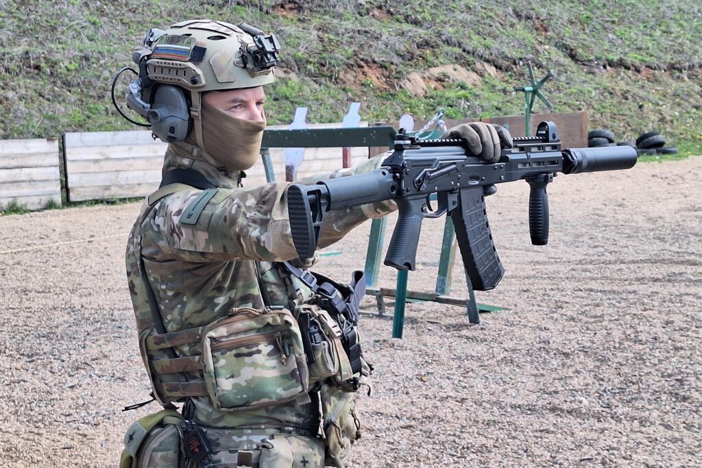 “Калашников” впервые показал стрелковое оружие, разработанное с учетом опыта СВО “Калашников” впервые показал стрелковое оружие, разработанное с учетом опыта СВО