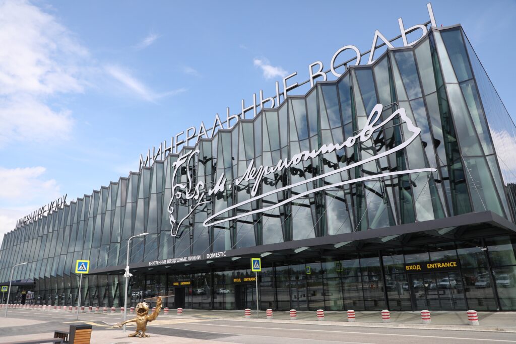 В аэропорту Минеральных Вод открылся новый терминальный комплекс В аэропорту Минеральных Вод открылся новый терминальный комплекс
