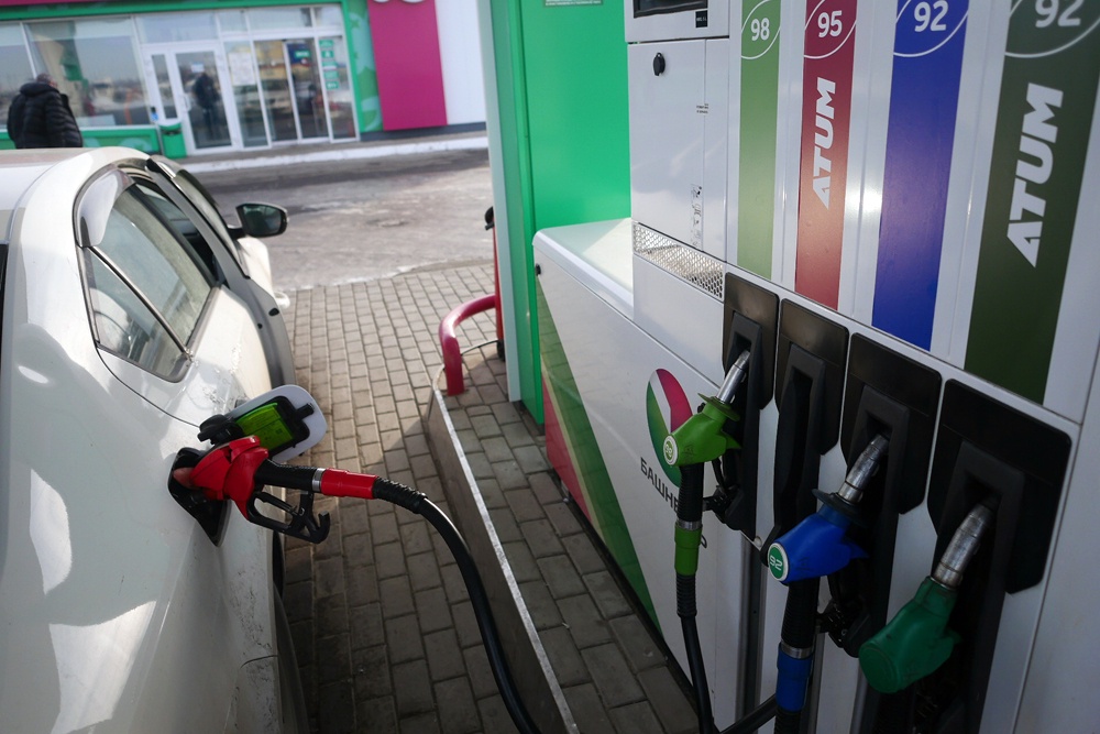 Росстат: Цены на АЗС за неделю немного подросли Росстат: Цены на АЗС за неделю немного подросли