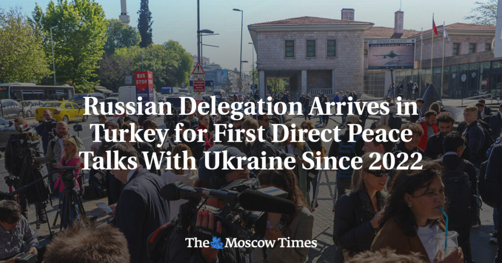 Российская делегация прибыла в Турцию для первых прямых мирных переговоров с Украиной с 2022 года Российская делегация прибыла в Турцию для первых прямых мирных переговоров с Украиной с 2022 года
