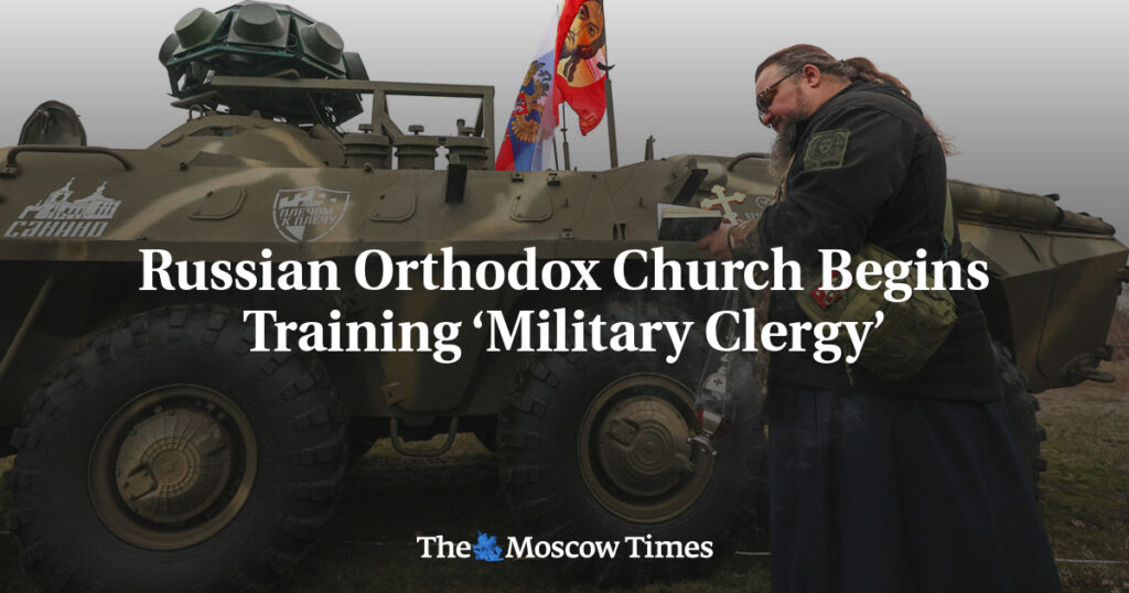Русская православная церковь начала подготовку «военного духовенства» Русская православная церковь начала подготовку «военного духовенства»