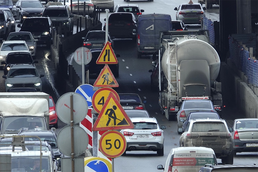 В Москве началось комплексное благоустройство вылетных магистралей В Москве началось комплексное благоустройство вылетных магистралей