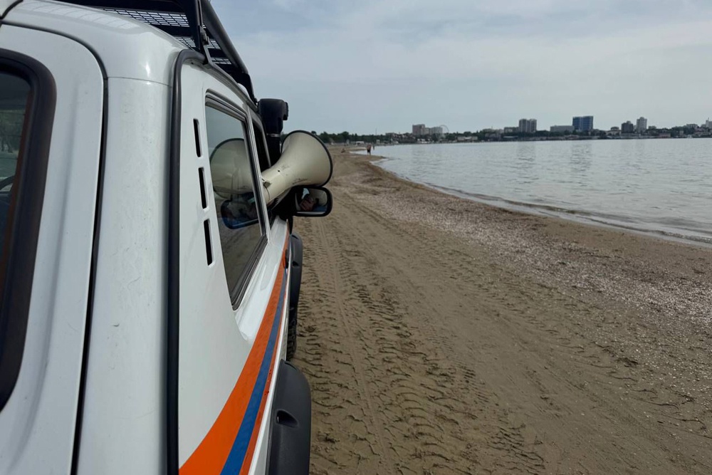 В Анапе патрули с громкоговорителями делают по пляжам до 10 рейсов в день В Анапе патрули с громкоговорителями делают по пляжам до 10 рейсов в день