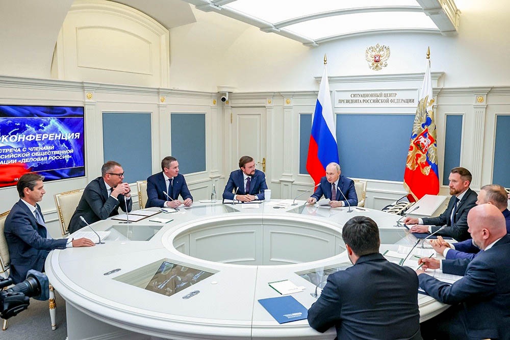 Путин обсудил с бизнесменами работу под санкциями и возвращение западных брендов Путин обсудил с бизнесменами работу под санкциями и возвращение западных брендов