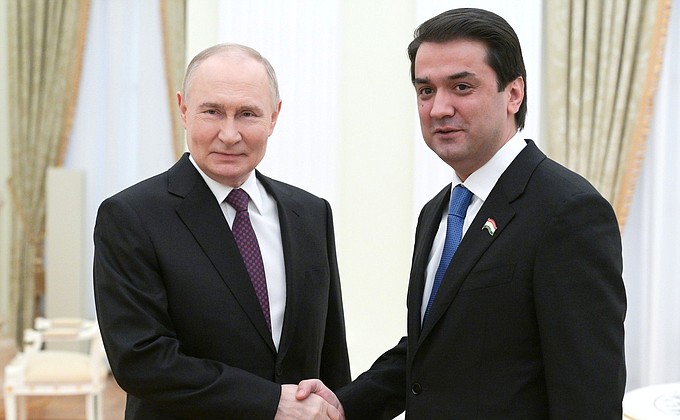 Встреча с Рустамом Эмомали, Председателем Верхней палаты Парламента Таджикистана и мэром Душанбе Встреча с Рустамом Эмомали, Председателем Верхней палаты Парламента Таджикистана и мэром Душанбе