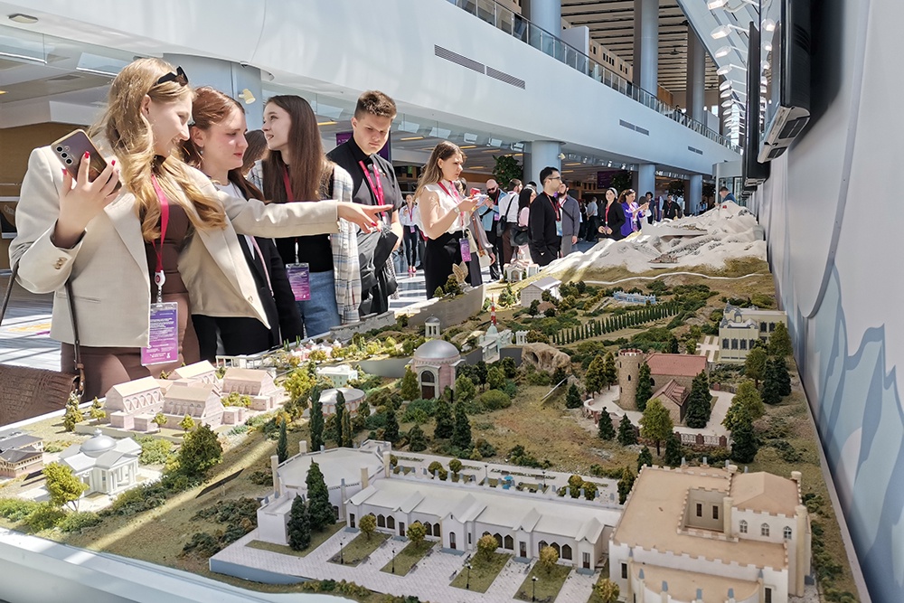 Инвесторы готовы вложить 120 миллиардов рублей в курортную ОЭЗ на Ставрополье Инвесторы готовы вложить 120 миллиардов рублей в курортную ОЭЗ на Ставрополье