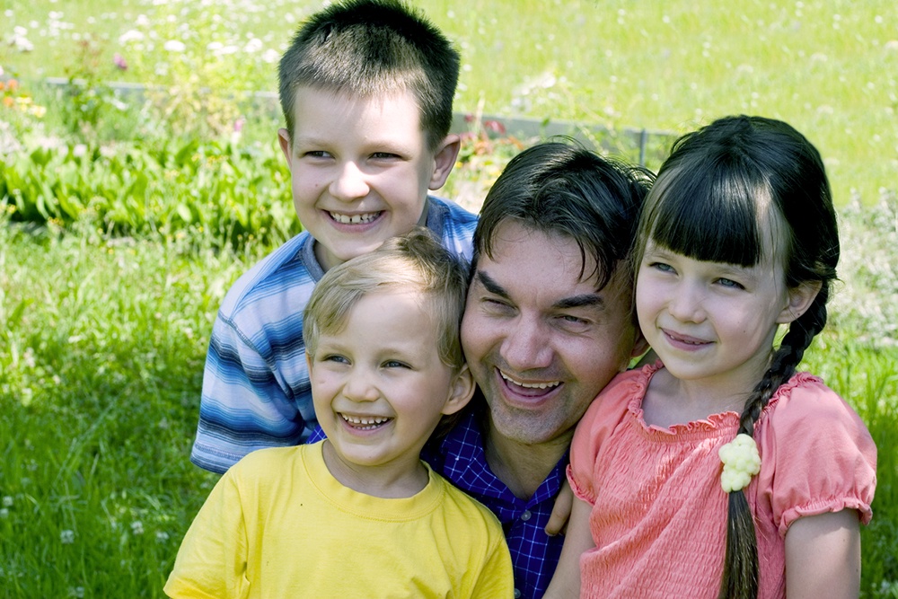 Эксперты рассказали, какие льготы могут получить российские отцы Эксперты рассказали, какие льготы могут получить российские отцы