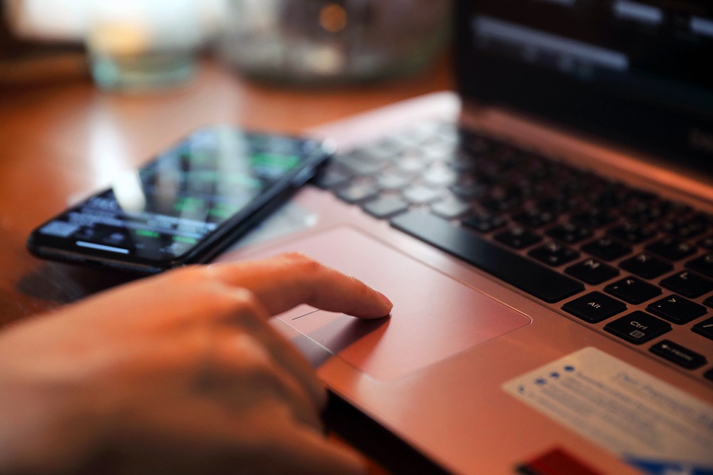 Россияне стали чаще заказывать иностранные товары из-за укрепления рубля Россияне стали чаще заказывать иностранные товары из-за укрепления рубля