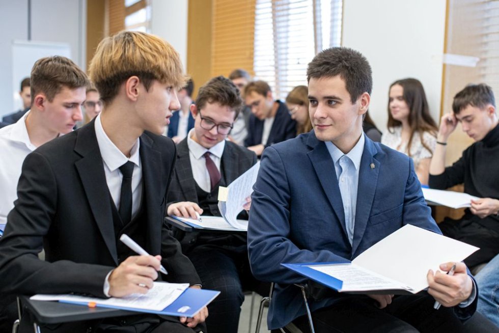 Всероссийский опрос работодателей по кадрам продлится до 15 июня Всероссийский опрос работодателей по кадрам продлится до 15 июня