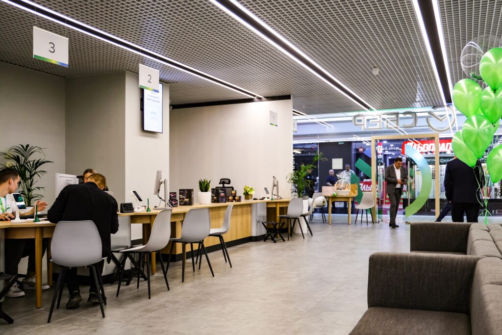 Юрист Хаминский: Банки не вправе изменять условия договоров без согласия граждан Юрист Хаминский: Банки не вправе изменять условия договоров без согласия граждан