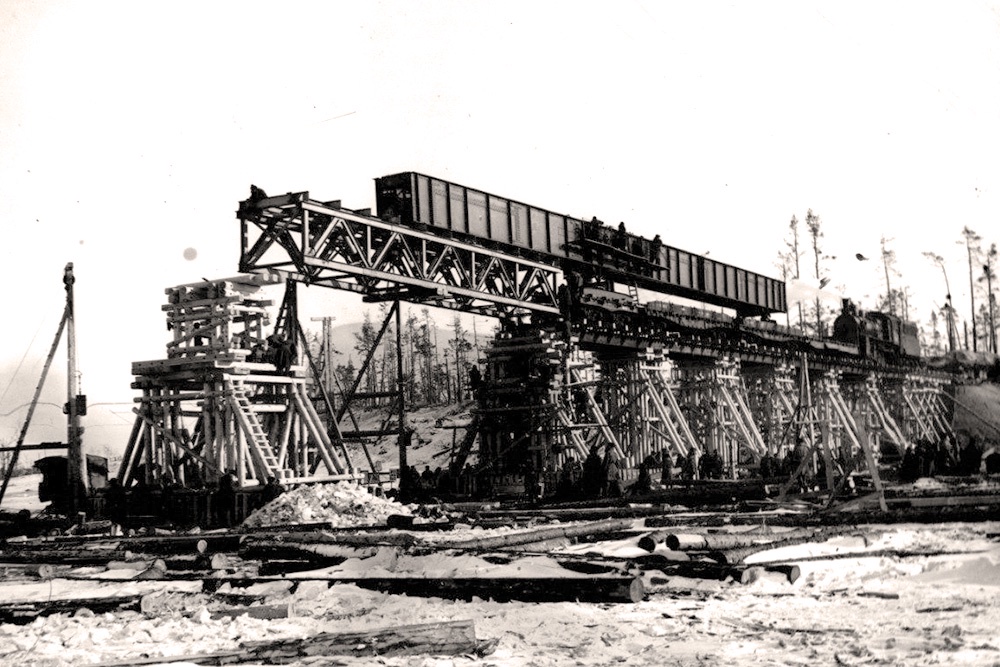 Тонкая нить жизни: как за 17 дней построили железнодорожную линию, спасавшую ленинградцев от голода Тонкая нить жизни: как за 17 дней построили железнодорожную линию, спасавшую ленинградцев от голода