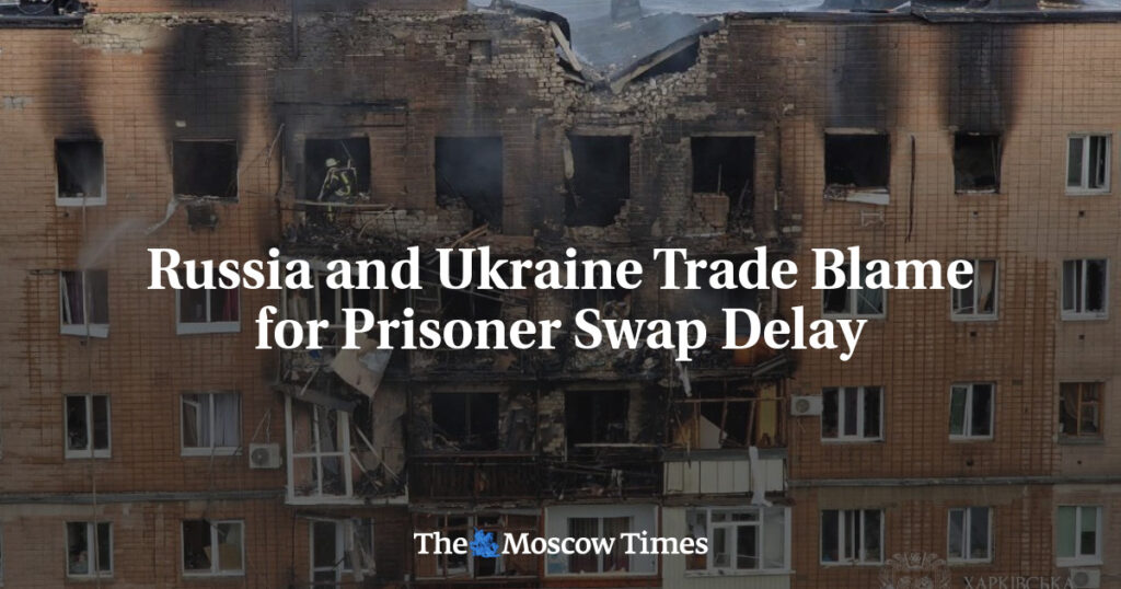 Россия и Украина обвиняют друг друга в задержке обмена пленными Россия и Украина обвиняют друг друга в задержке обмена пленными