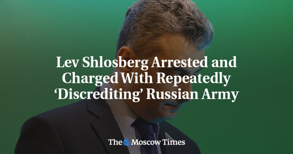 Арест Льва Шлосберга по обвинению в многократной «дискредитации» российской армии Арест Льва Шлосберга по обвинению в многократной «дискредитации» российской армии