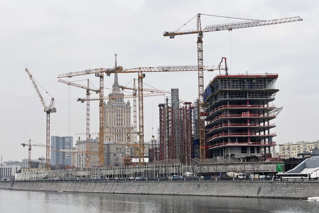 “Срывы сроков стали обычным делом”. Эксперты оценили последствия очередного продления запрета на штрафы для застройщиков “Срывы сроков стали обычным делом”. Эксперты оценили последствия очередного продления запрета на штрафы для застройщиков