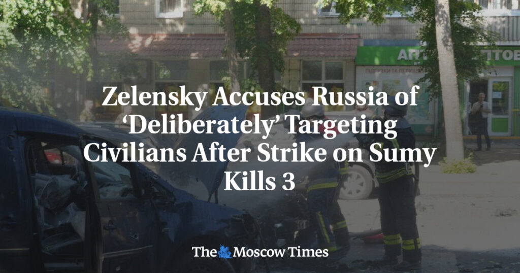 Зеленский обвиняет Россию в намеренном ударе по гражданским после атаки на Сумы, где погибли 3 человека Зеленский обвиняет Россию в намеренном ударе по гражданским после атаки на Сумы, где погибли 3 человека