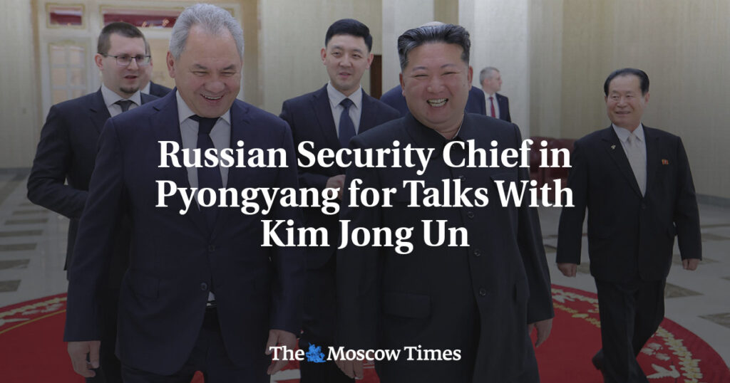 Глава российской безопасности прибыл в Пхеньян для переговоров с Ким Чен Ыном Глава российской безопасности прибыл в Пхеньян для переговоров с Ким Чен Ыном
