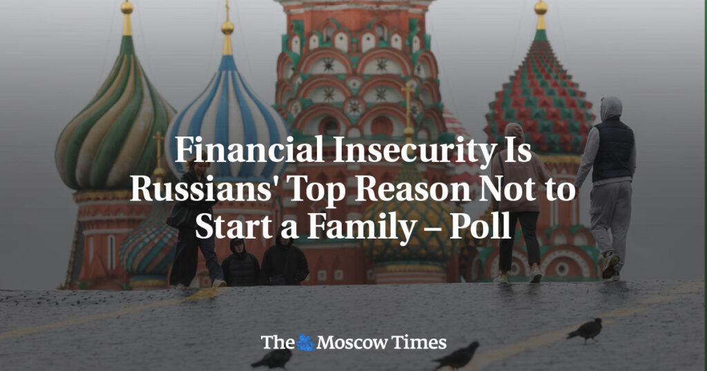 Финансовая нестабильность — главная причина отказа россиян от создания семьи, показывает опрос Финансовая нестабильность — главная причина отказа россиян от создания семьи, показывает опрос