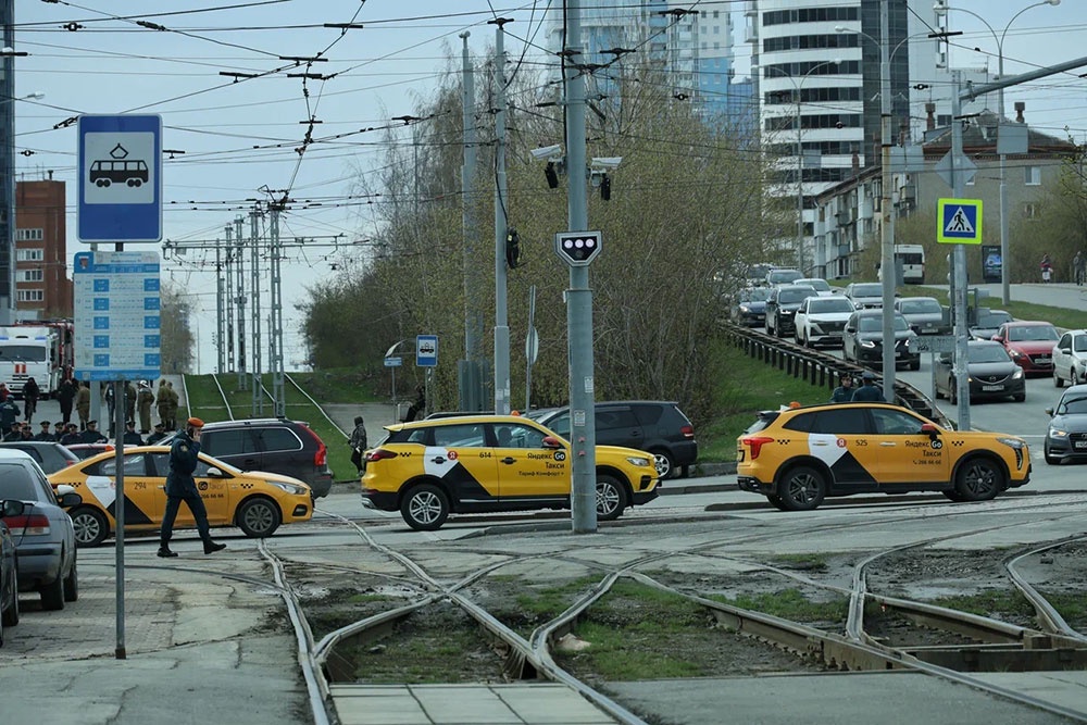 Готовы ли таксисты пересесть с иностранных автомобилей на российские Готовы ли таксисты пересесть с иностранных автомобилей на российские