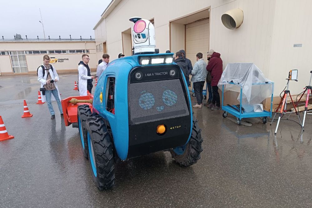 Первый в России беспилотный робот-тягач будет работать в аэропорту Пулково Первый в России беспилотный робот-тягач будет работать в аэропорту Пулково