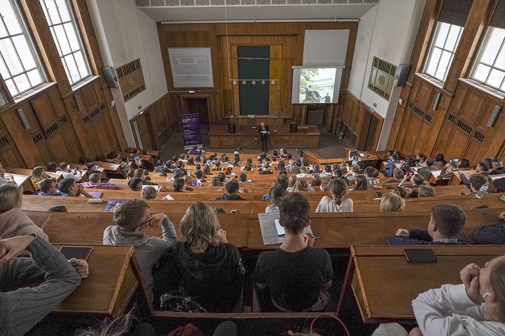 Проректор ВШЭ Рощин: Рейтинг трудоустройства показал роль образования в карьере Проректор ВШЭ Рощин: Рейтинг трудоустройства показал роль образования в карьере