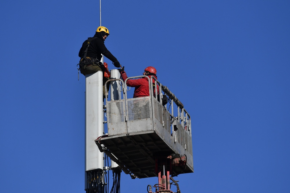 Сотовые станции разрешат устанавливать на зданиях вузов Сотовые станции разрешат устанавливать на зданиях вузов