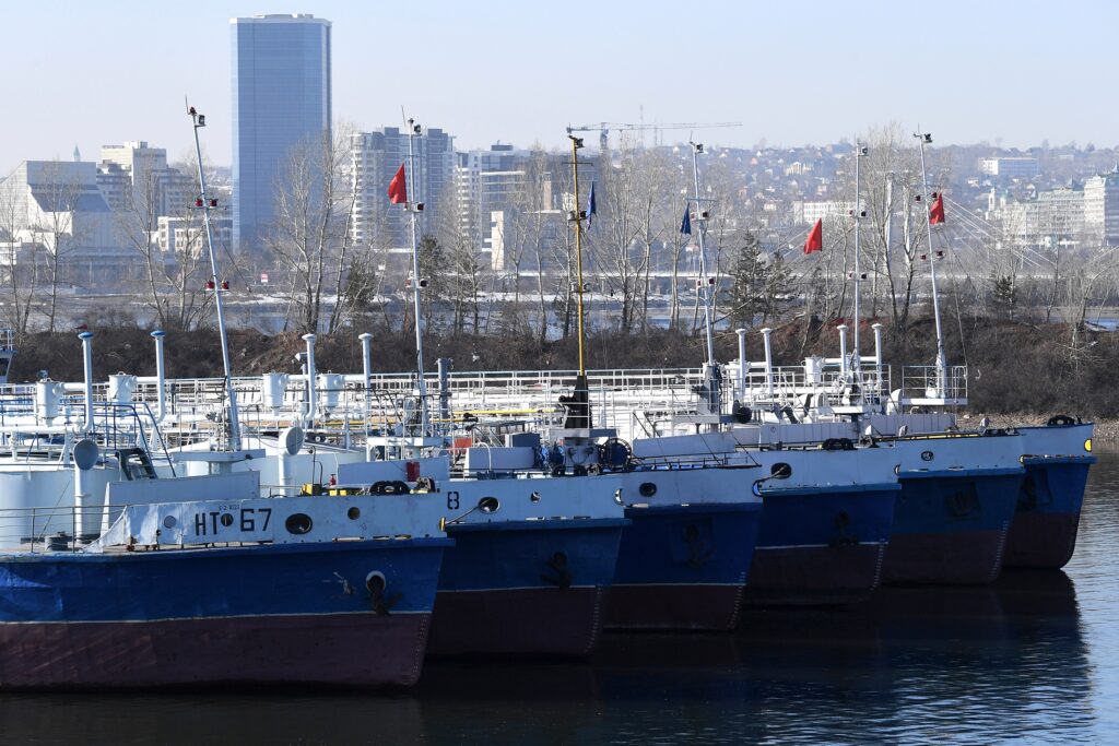 Почему топливо не доставляют в регионы речным транспортом Почему топливо не доставляют в регионы речным транспортом