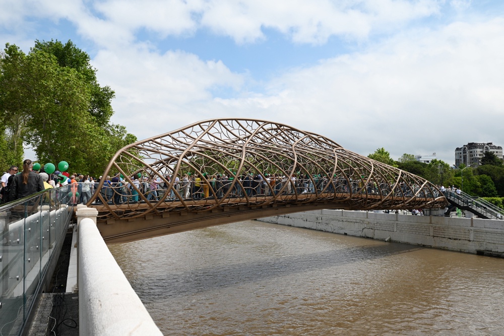Новый летний сезон на Кубани начался с открытия моста и чайной церемонии Новый летний сезон на Кубани начался с открытия моста и чайной церемонии