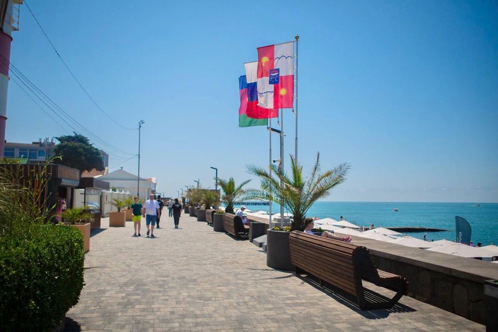 В Сочи встретили трехмиллионного с начала 2025 года туриста В Сочи встретили трехмиллионного с начала 2025 года туриста