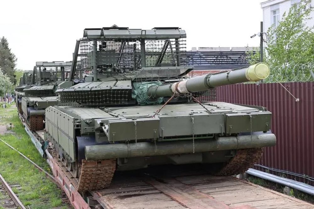 В российские войска поступили модернизированные омские танки Т-80 В российские войска поступили модернизированные омские танки Т-80