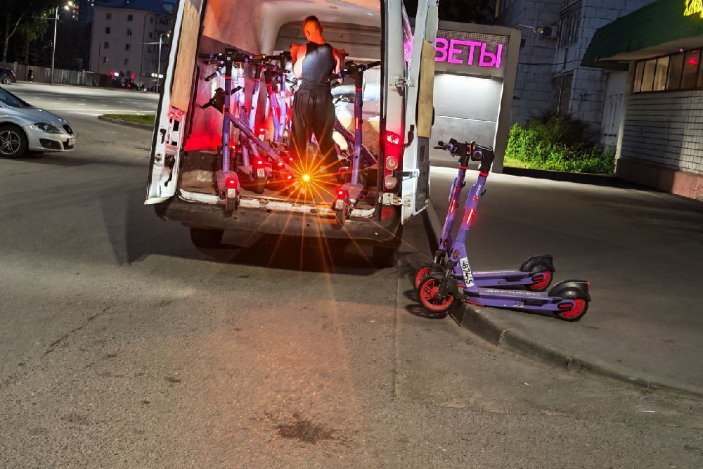 В Елабуге запретили прокат электросамокатов для безопасности пешеходов В Елабуге запретили прокат электросамокатов для безопасности пешеходов