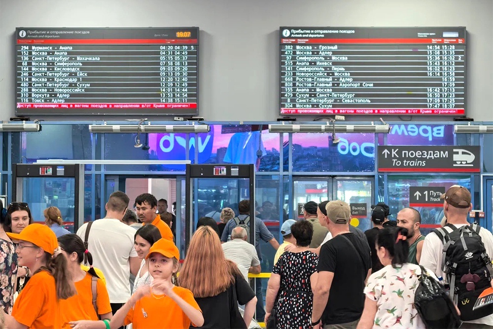 Все пошло не по плану. Как корреспондент “РГ” добиралась до Москвы в одном из 50 задержанных из-за атаки беспилотника поездов Все пошло не по плану. Как корреспондент “РГ” добиралась до Москвы в одном из 50 задержанных из-за атаки беспилотника поездов