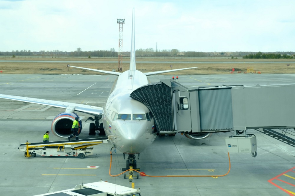 Более тысячи пассажиров застряли в аэропортах Сибири из-за задержек Более тысячи пассажиров застряли в аэропортах Сибири из-за задержек