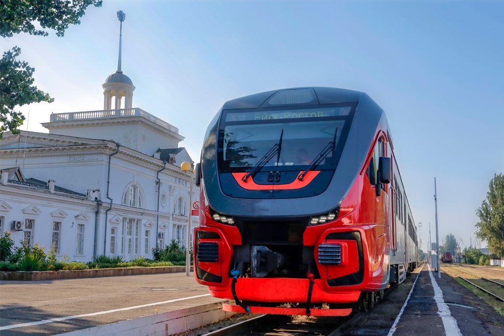 На Кубани на час задержали “Ласточку” из-за духоты в вагонах На Кубани на час задержали “Ласточку” из-за духоты в вагонах
