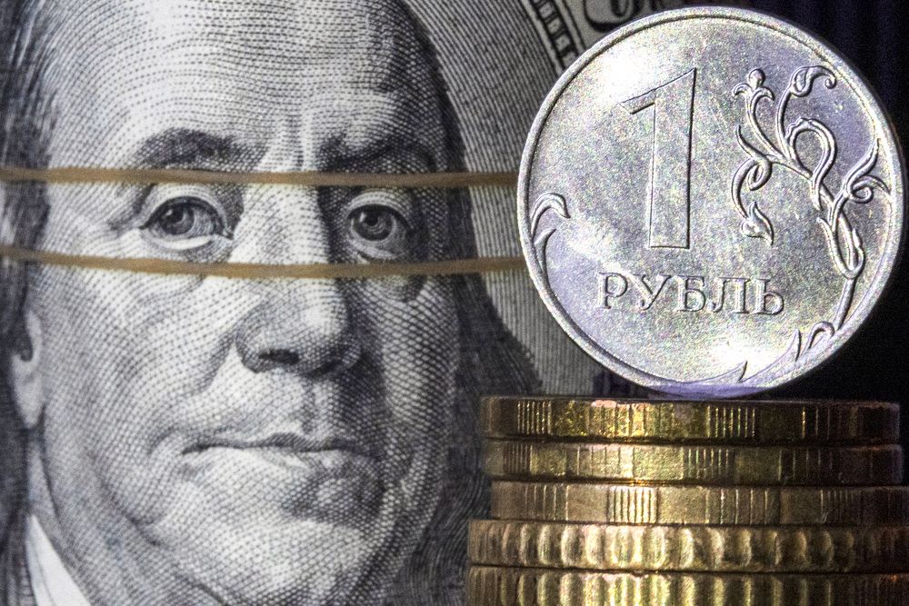 Эксперт Щербаченко спрогнозировал курс доллара на осень в диапазоне 83-89 рублей Эксперт Щербаченко спрогнозировал курс доллара на осень в диапазоне 83-89 рублей