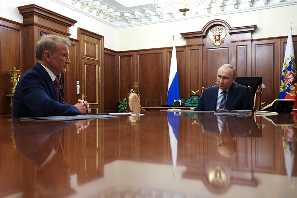 Ипотека, искусственный интеллект и оплата улыбкой. Что Владимир Путин обсудил с Германом Грефом Ипотека, искусственный интеллект и оплата улыбкой. Что Владимир Путин обсудил с Германом Грефом