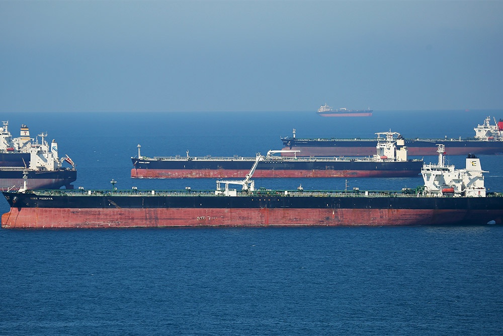 Новые санкции фактически закрыли европейским судовладельцам доступ к российской нефти. Как они могут выйти из ситуации Новые санкции фактически закрыли европейским судовладельцам доступ к российской нефти. Как они могут выйти из ситуации