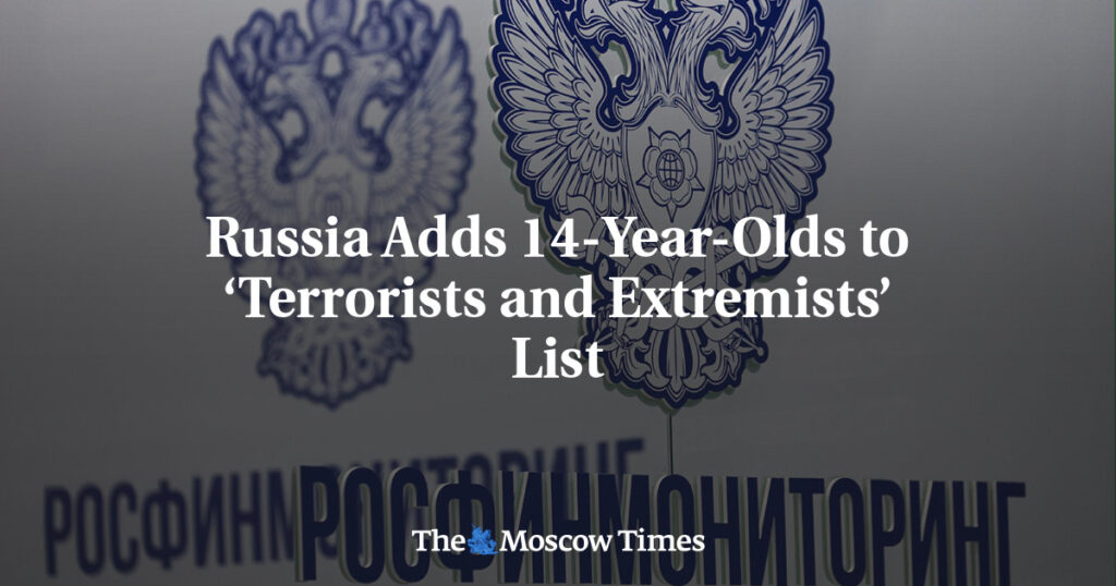 Россия внесла 14-летних в список «террористов и экстремистов» Россия внесла 14-летних в список «террористов и экстремистов»