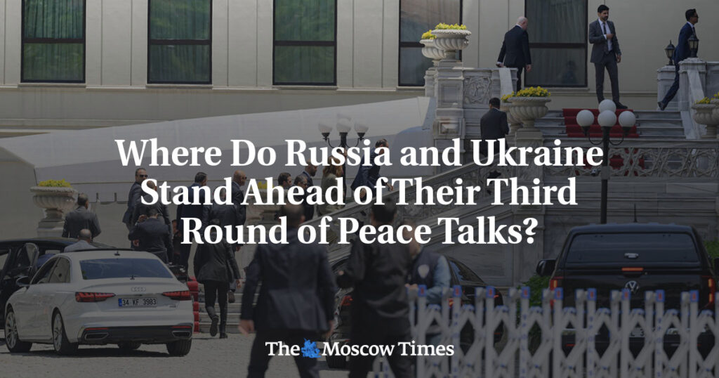 Позиции России и Украины перед третьим раундом мирных переговоров Позиции России и Украины перед третьим раундом мирных переговоров