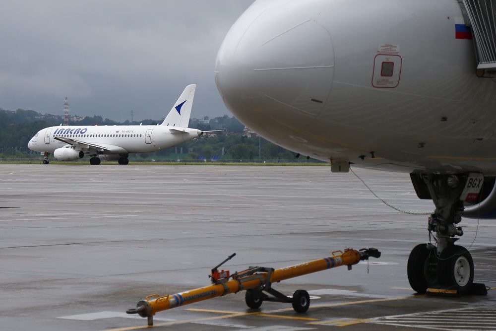 В аэропорту Сочи на вылет и прилет задержаны 35 рейсов В аэропорту Сочи на вылет и прилет задержаны 35 рейсов