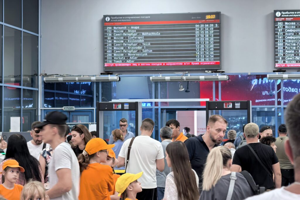 Задержанные после происшествий в Ростовской области поезда введены в график Задержанные после происшествий в Ростовской области поезда введены в график