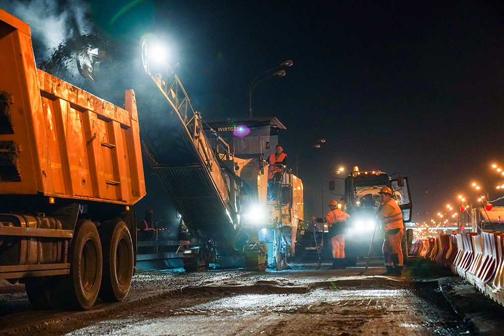 Выполнено около половины работ по замене асфальта на МКАД Выполнено около половины работ по замене асфальта на МКАД