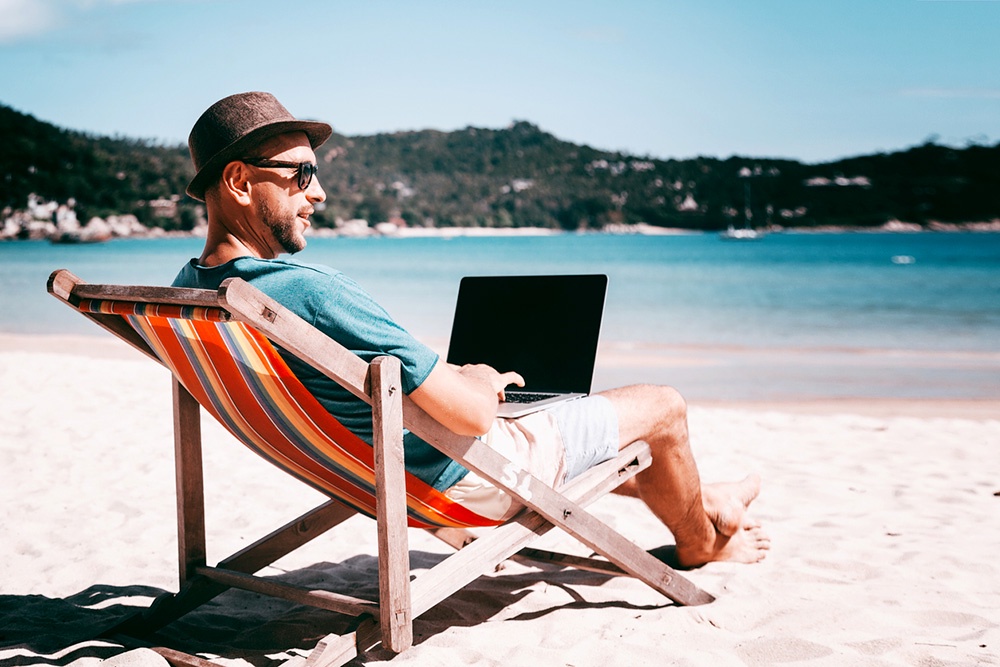 Сезон без отпуска, но не без отдыха: пять секретов лучшего лета для тех, кто в офисе Сезон без отпуска, но не без отдыха: пять секретов лучшего лета для тех, кто в офисе